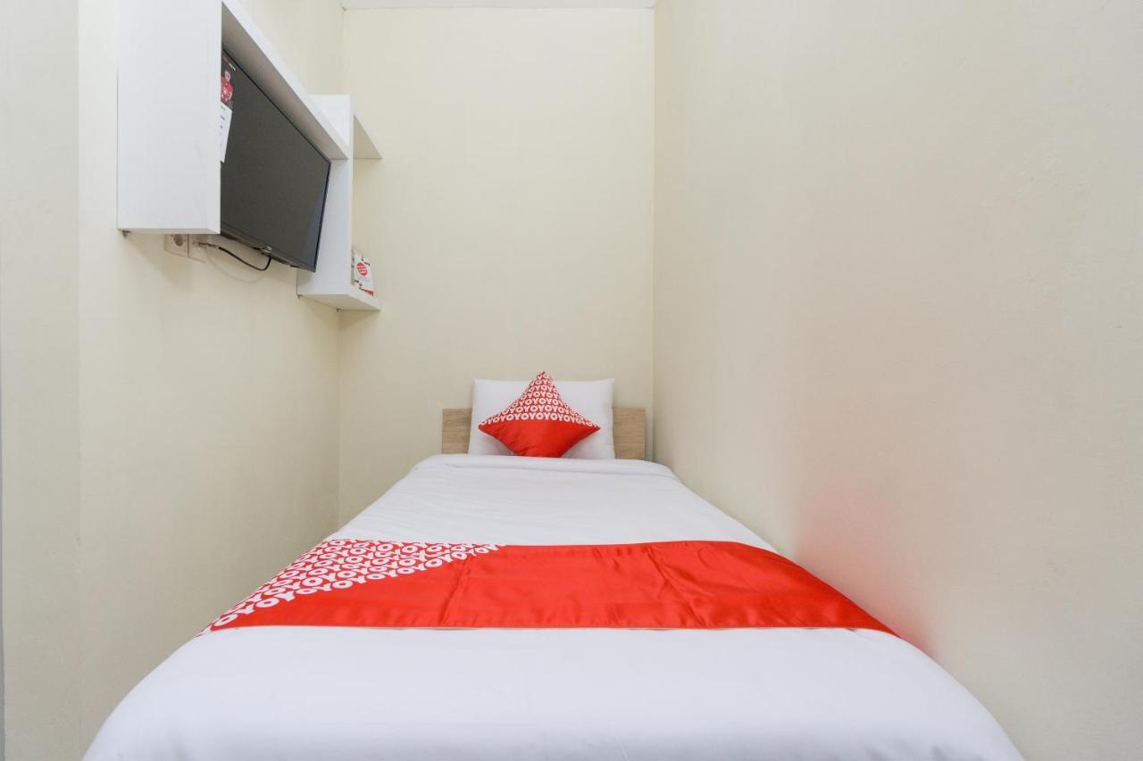 Oyo 1542 Yessy Mansion Hotel Ngabean Luaran gambar