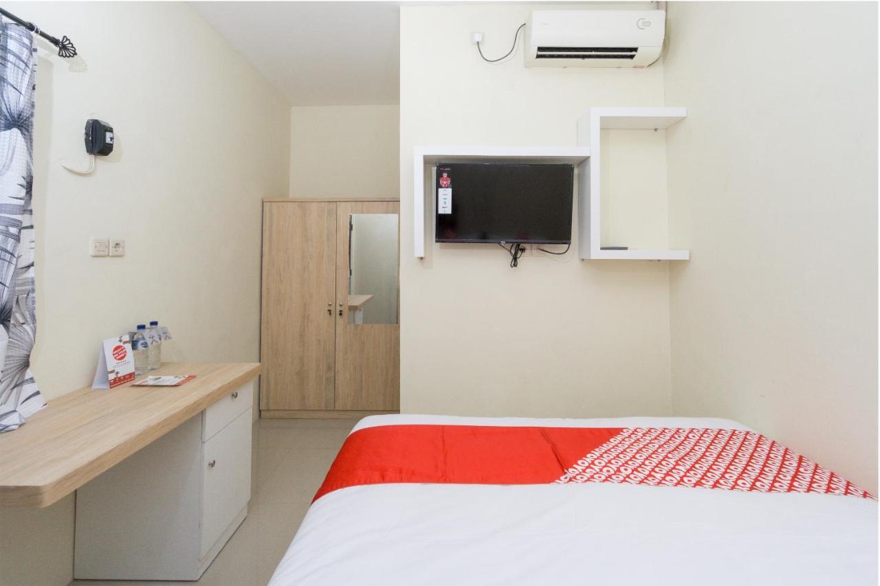 Oyo 1542 Yessy Mansion Hotel Ngabean Luaran gambar