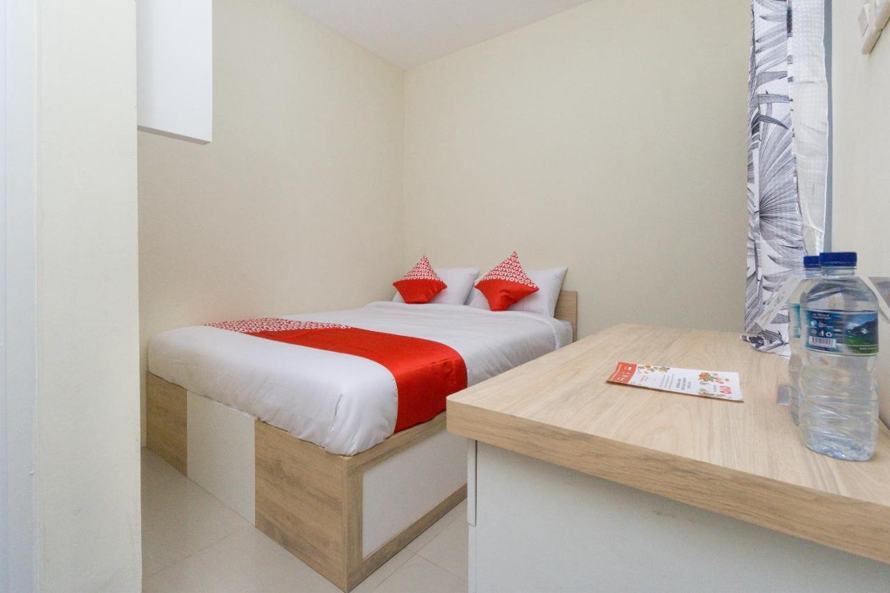 Oyo 1542 Yessy Mansion Hotel Ngabean Luaran gambar