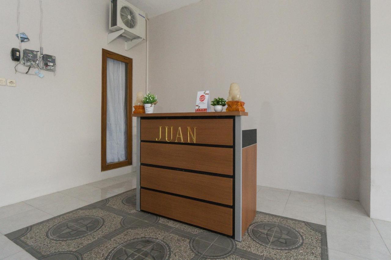 Oyo 1542 Yessy Mansion Hotel Ngabean Luaran gambar